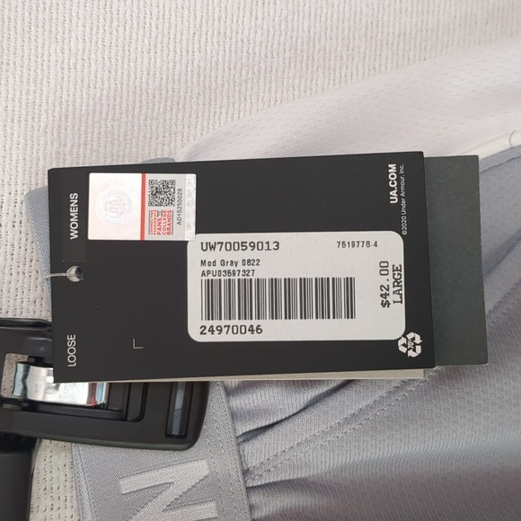 NWT Villanova Under Armour Women's Wildcat's Shorts Size Large Gray Loose Fit - Picture 6 of 10